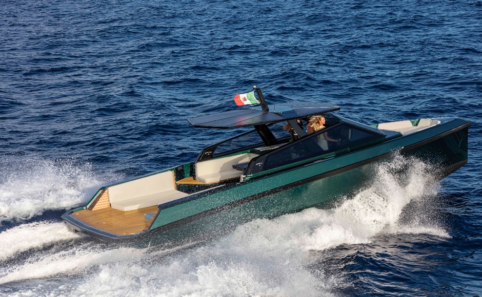 43wallytender, the idea of walkaround according to Wally Yachts