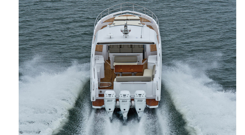 2017 preview: Azimut Verve 40 conquers Fort Lauderdale