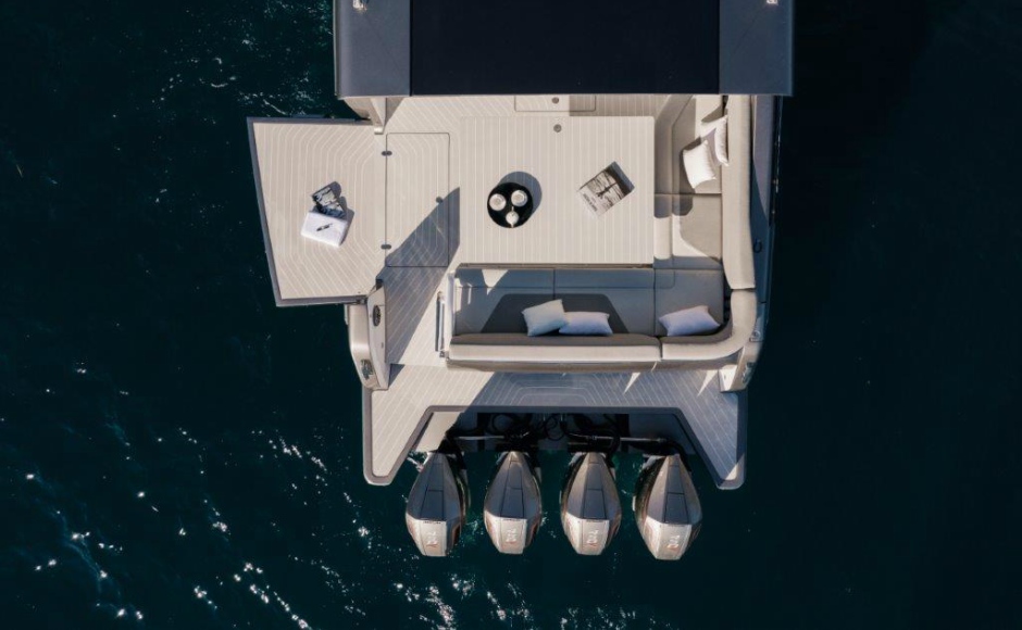 Azimut Verve 47: four engines look to the USA, the versatility suits everybody