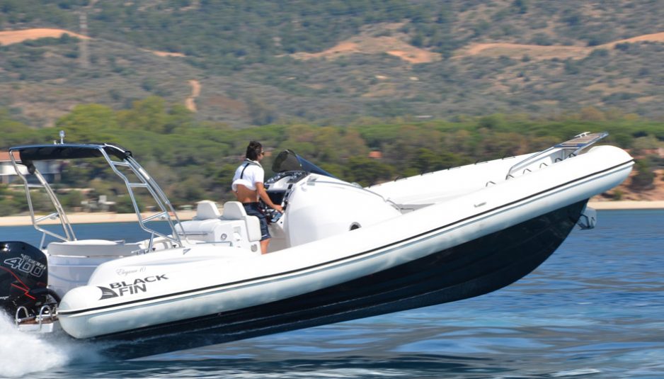 Black Fin 10 Elegance with Verado 400 R is a true racer
