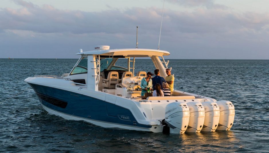 Boston Whaler 420 Outrage: the importance of being a legend