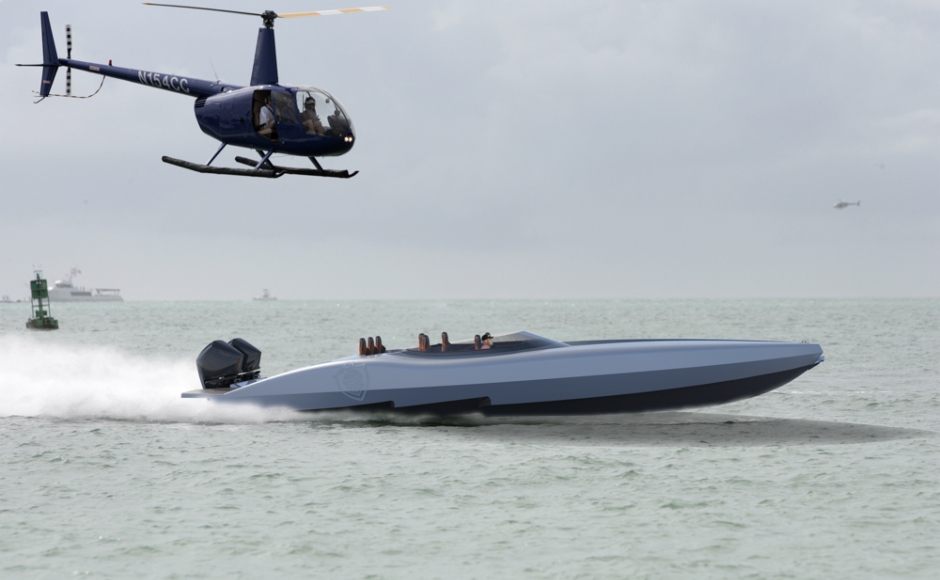 Canados Gladiator 411 Carbon Series: an outboard-powered 100 mph open can be Italian