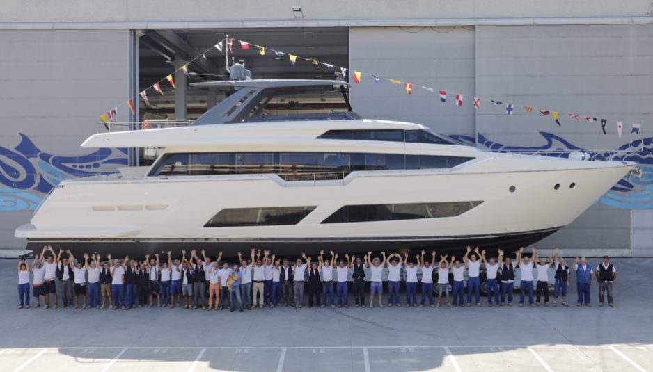 2017 preview: the new Ferretti Yachts 850