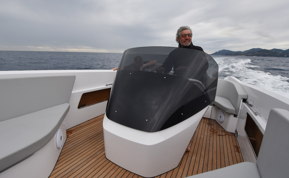 Frauscher 858 Fantom Air: do you prefer a convertible?