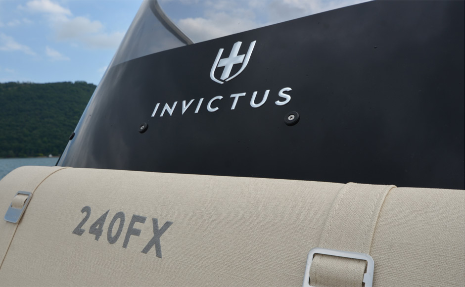 Invictus 240FX tested at Nautica Bertelli: is this the perfect size?