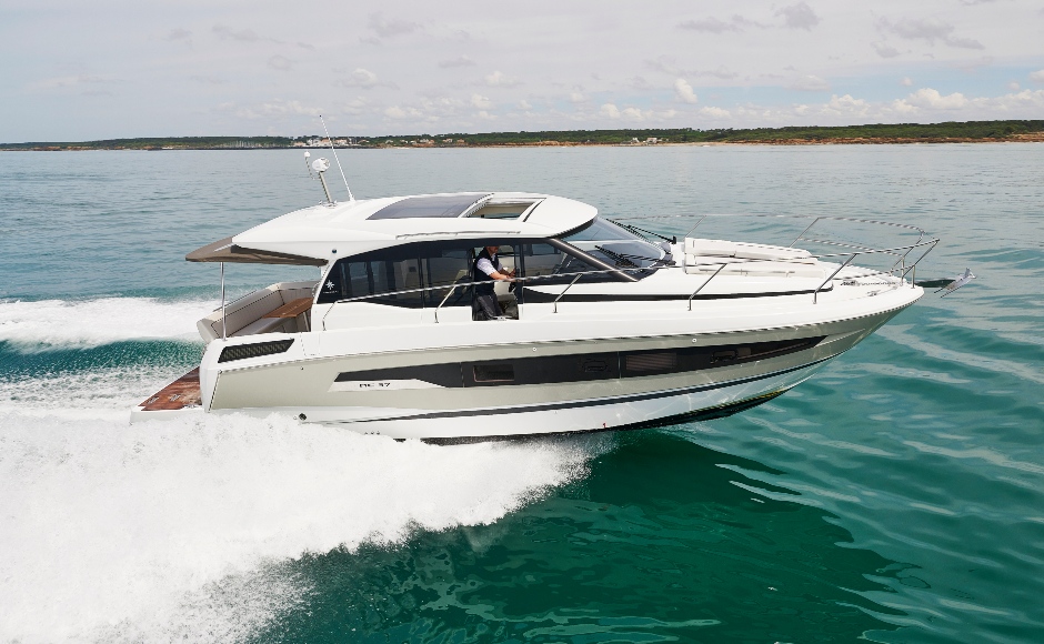 An impressive show of strength for Jeanneau in Cannes: world preview for seven new models