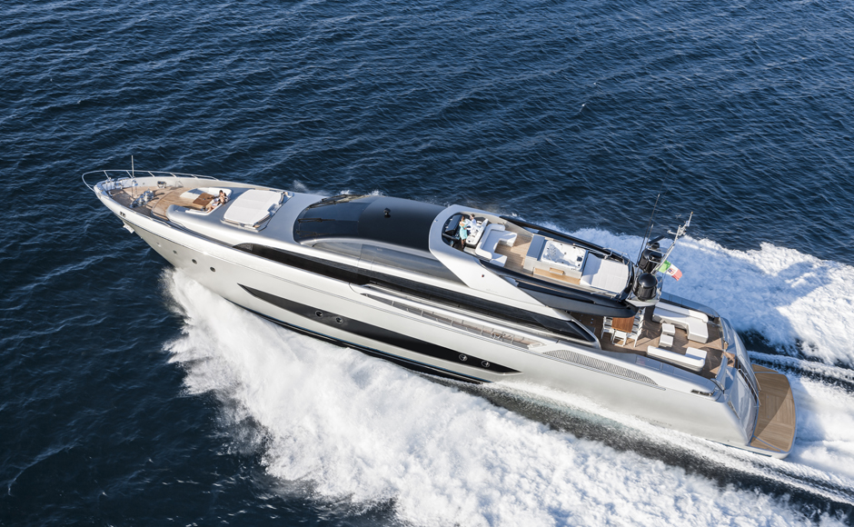 Riva Mythos 122, the aluminium flagship