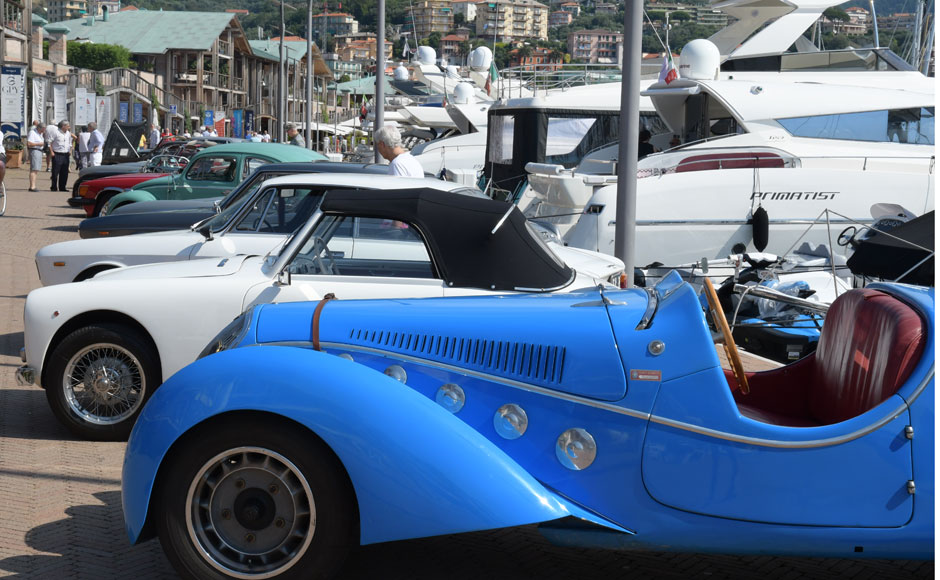 Spring in Marina di Varazze is full of hype: from classic cars to regattas