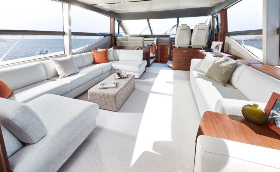 The new Princess 70 is a perfectly balanced 21-meter flybridge