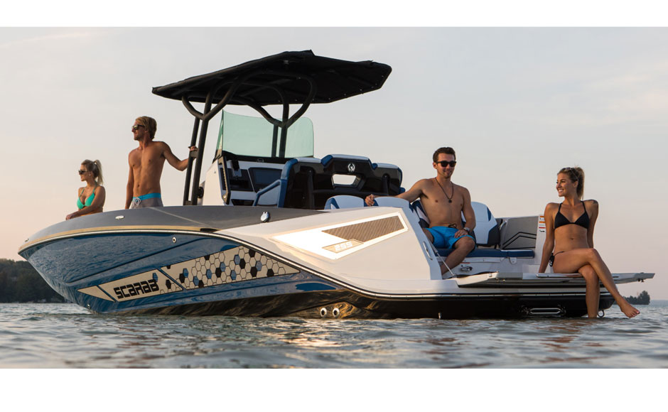 New in 2018: Scarab 255 Open winks to the Mediterranean Sea