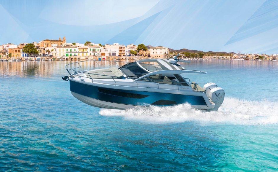Sealine S330v: the English sport cruiser is now powered by outboard motors