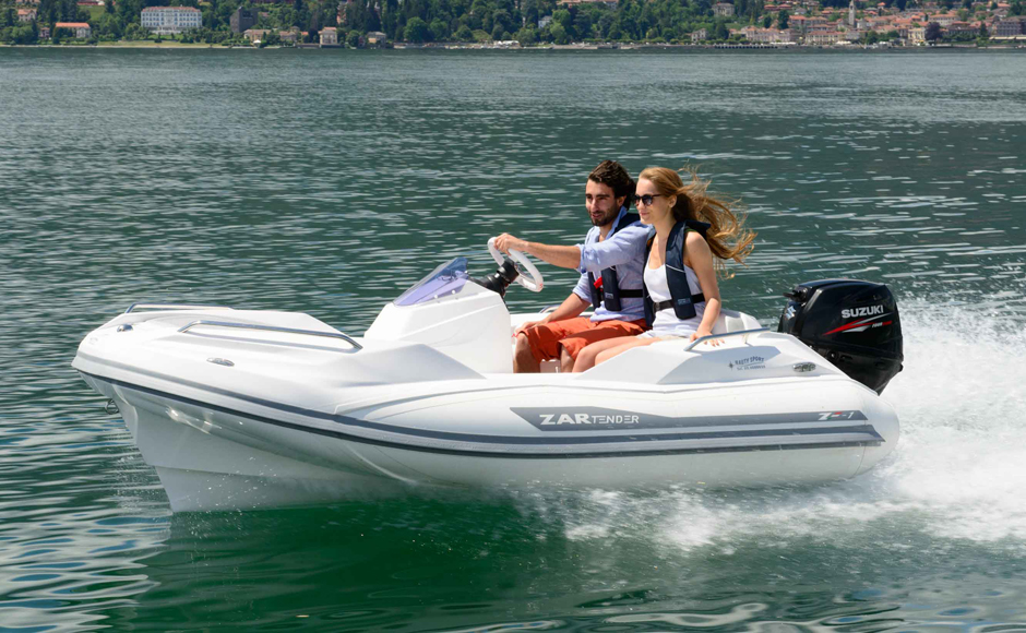 Zar Formenti ZF-1 and Suzuki DF25A: evolution of the tender