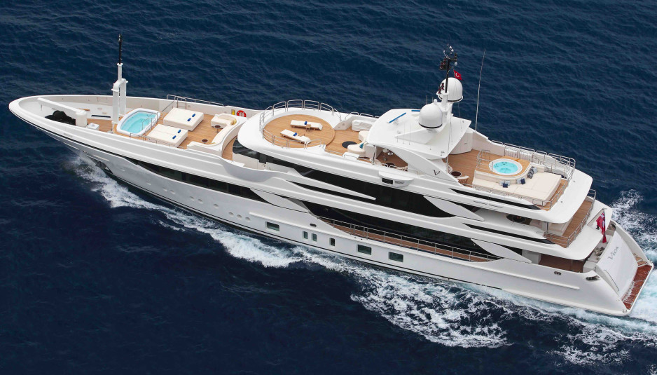 Benetti FB801 M/Y Vica: fiberglass matches aluminum