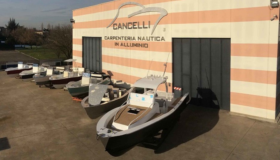 Cancelli Akes 25 Walkaround: fishing, cruising