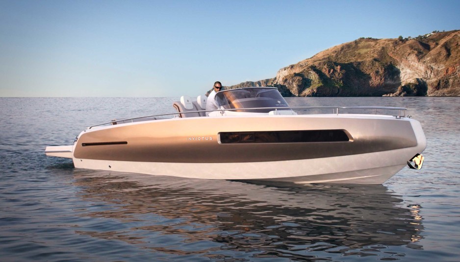 Invictus 280GT, pure class in 30 feet