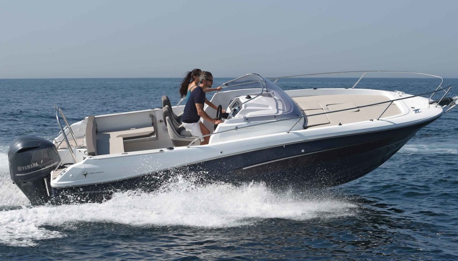 Jeanneau Cap Camarat 7.5 WA, a good taste of cruising