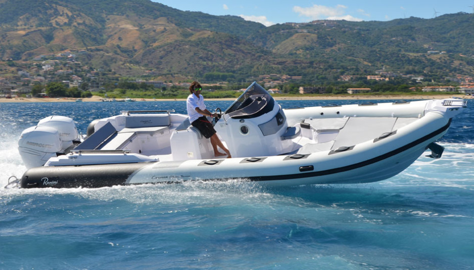 Ranieri International Cayman 31 Sport Touring: the proper flagship