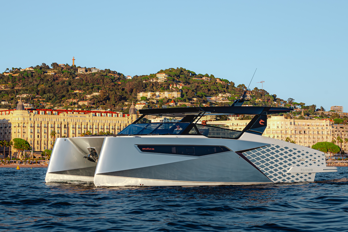 Dracan 42: from Poland the high-tech cruising and party catamaran